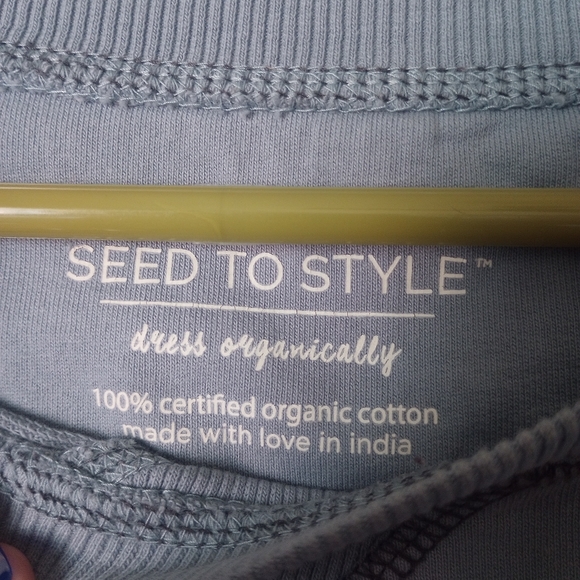 Ladies top - Picture 2 of 3